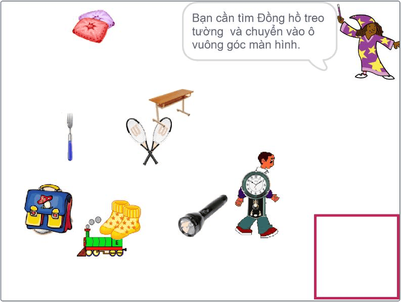 HS cầm chiếc đồng hồ treo tường đi về phía ô vuông góc phải dưới, MC nói Bạn cần tìm Đồng hồ treo tường và chuyển vào ô vuông góc màn hình
